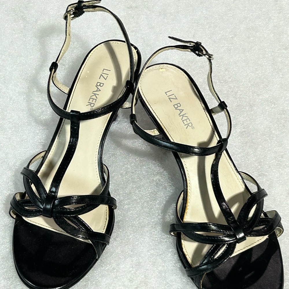 Liz Baker 👠 heels with ankle strap size 6m